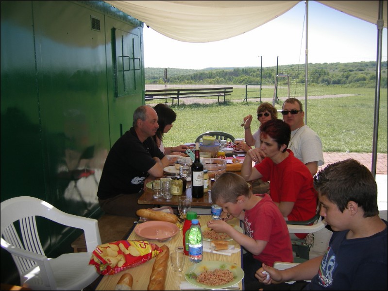 Barbecue-8-mai-2008-02.jpg