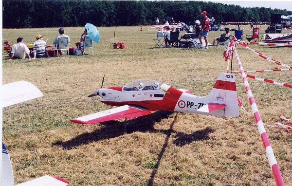 La Ferté-Alais 2003_002.JPG