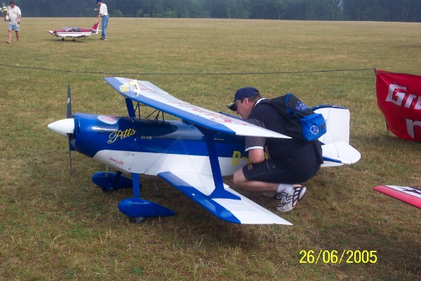 104 La Ferté Alais 2005.jpg