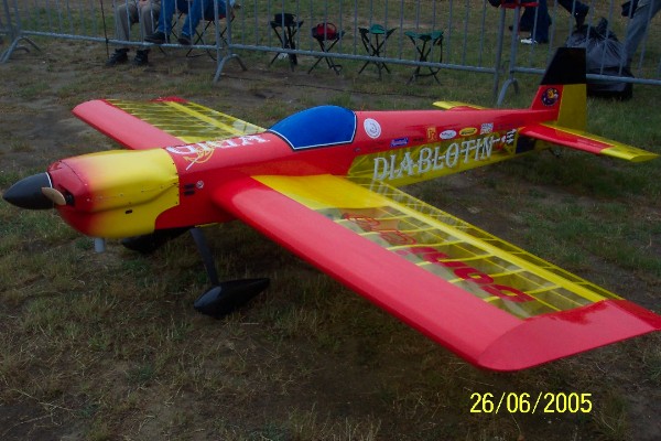 020 La Ferté Alais 2005.jpg