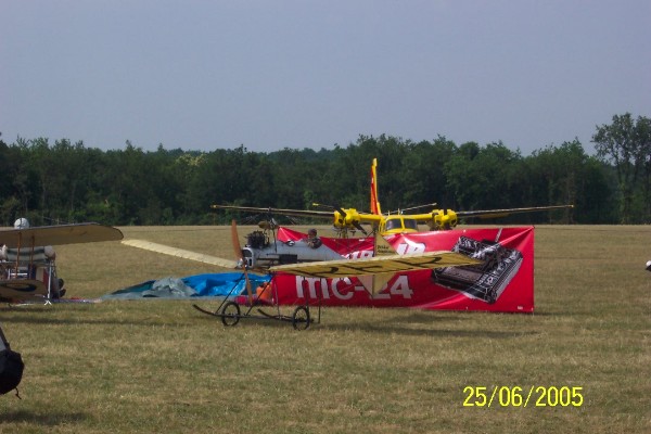 051 La Ferté Alais 2005.jpg