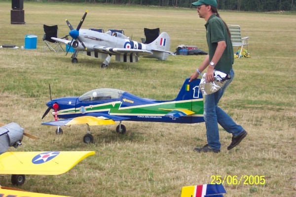 076 La Ferté Alais 2005.jpg