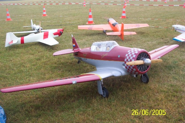 090 La Ferté Alais 2005.jpg